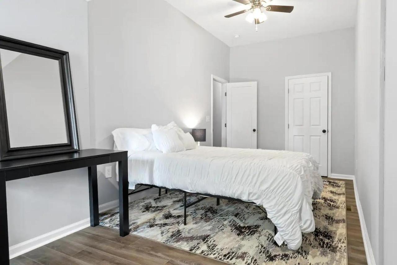 Recently Renovated Chic Durham Farmhouse Exterior photo