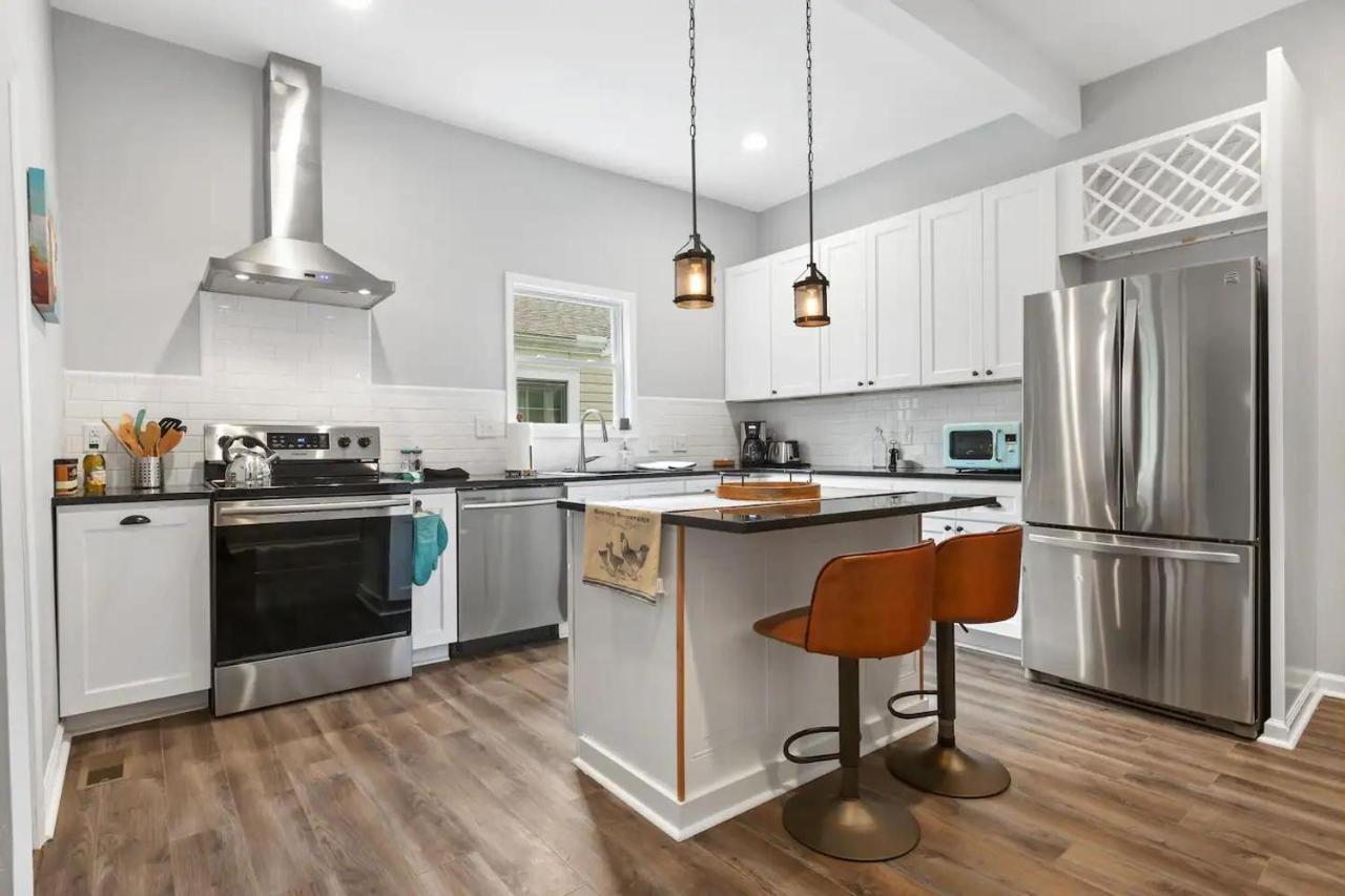 Recently Renovated Chic Durham Farmhouse Exterior photo