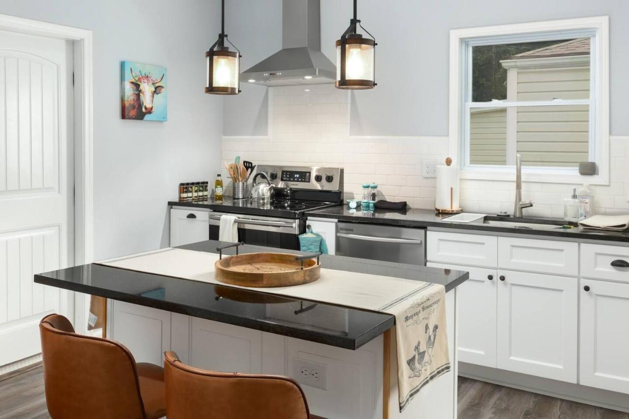 Recently Renovated Chic Durham Farmhouse Exterior photo
