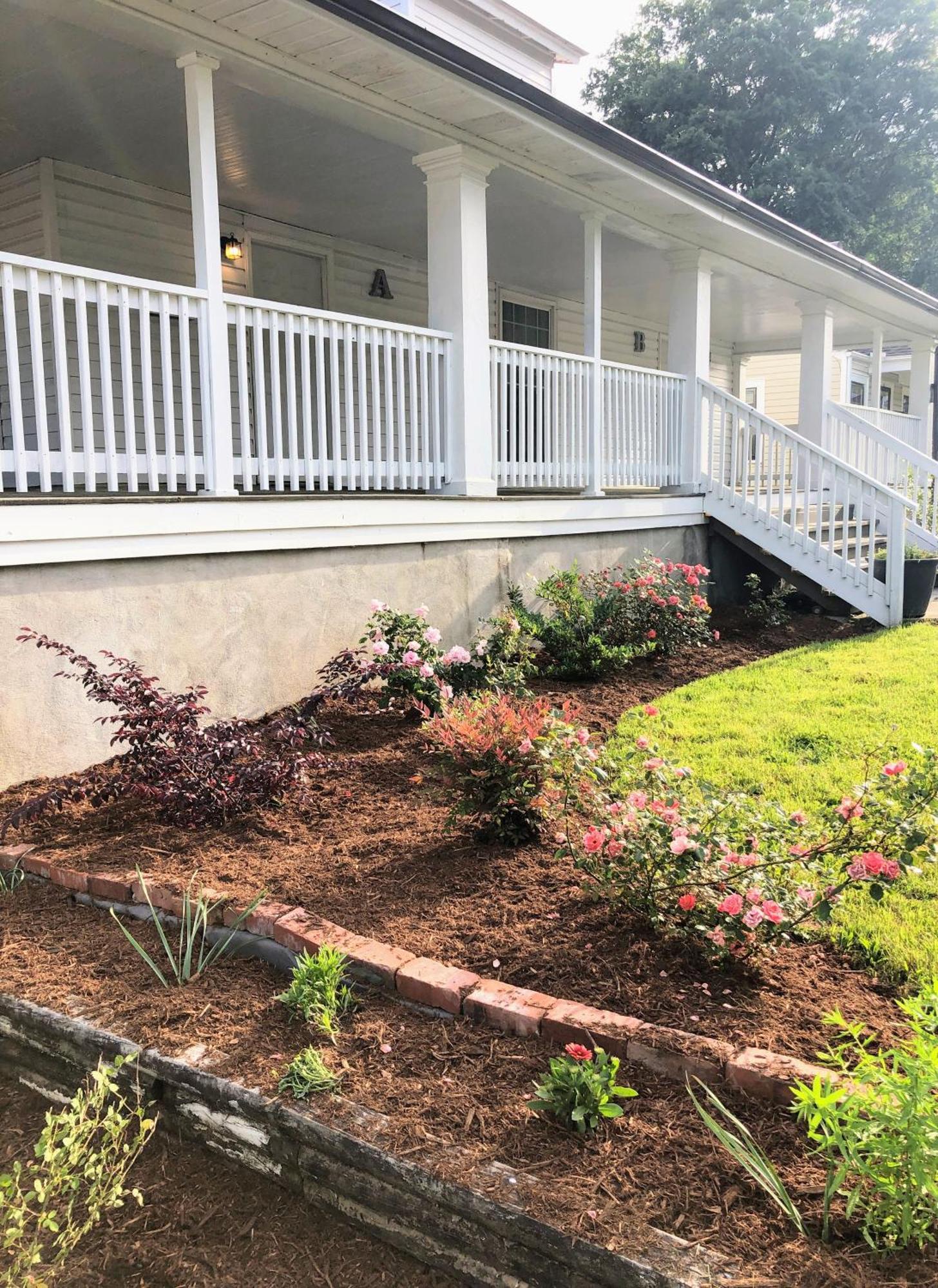 Recently Renovated Chic Durham Farmhouse Exterior photo